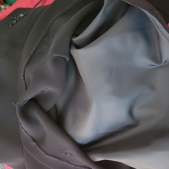 Evan Picone Black Sleevless Dress Top With Beaded Flowers, Size: 16 - Picture 11 of 11